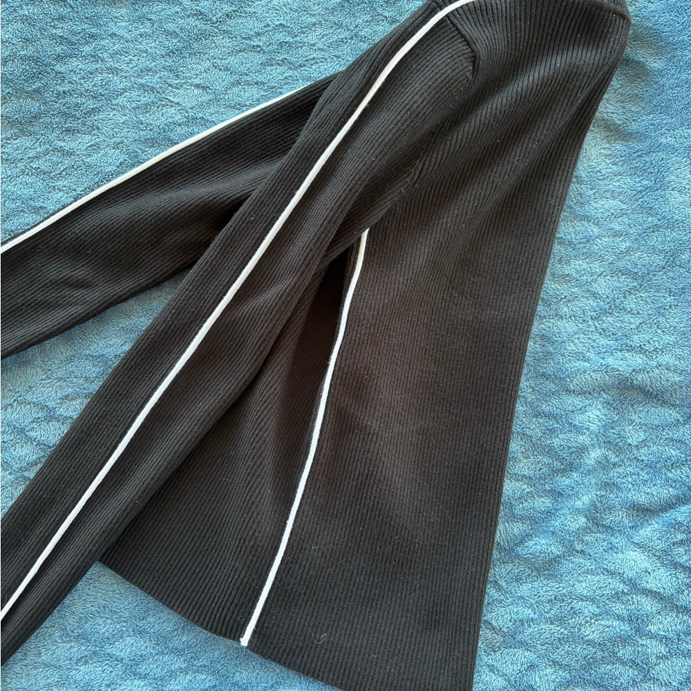 Zara Ribbed Knit Sweater ZARA Ribbed Mock Neck Sweater - Size M